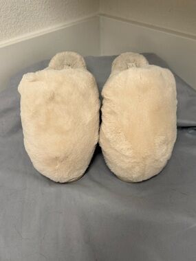 Plush Women's Cream Fuzzy Slipper Mules